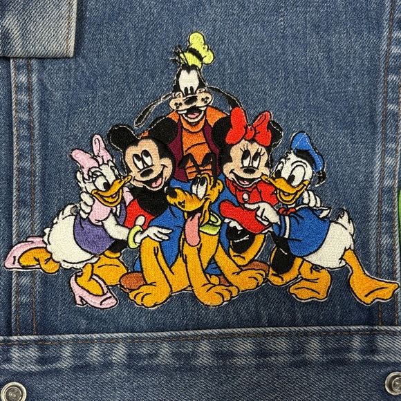 Vintage Levi’s trucker denim Jean jacket patches Disney zoo museum size 10
